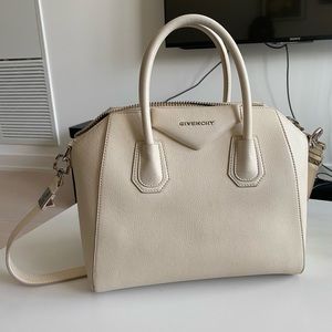 Givenchy small Antigona In Sugar Leather